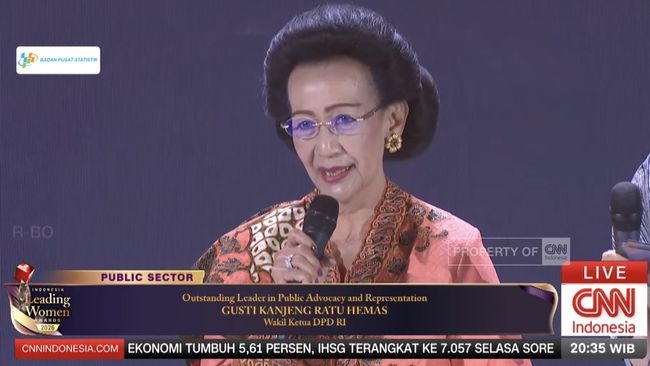 Gusti Kanjeng Ratu Hemas berhasil meraih penghargaan dalam ajang CNN Indonesia Leading Women Awards 2026.
