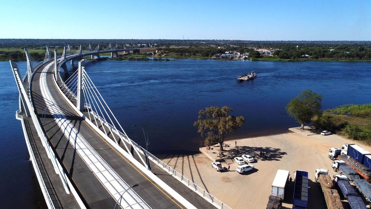 Pemandangan 4 Negara Sekaligus Bisa Dilihat dari Jembatan Unik Ini