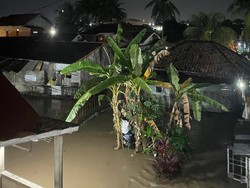 Palembang Diguyur Hujan Deras, Kawasan Sukabangun Terendam Banjir