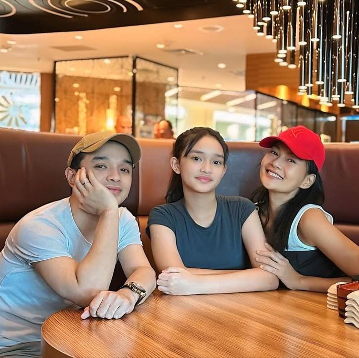 <p>Hal tersebut diketahui langsung melalui <em>postingan</em> yang dibagikan Oncy dan istri di akun Instagram pribadi. Bahkan, baru-baru ini&nbsp;keduanya&nbsp;menjadi sorotan usai membuat video bersama sang putri.&nbsp;(Foto: Instagram @oncyungu)</p>