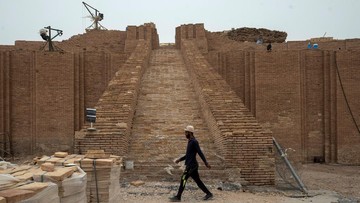 FOTO: Kuil Ziggurat Agung di Irak, Rumah Dewa Bulan di Puncak Piramida