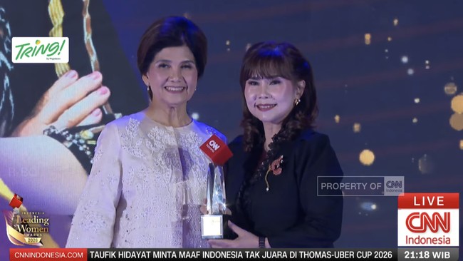 Direktur PT Bank Central Asia Tbk (BCA) Lianawaty Suwono meraih penghargaan di ajang CNN Indonesia Leading Women Awards 2026 pada Selasa (5/5) malam.