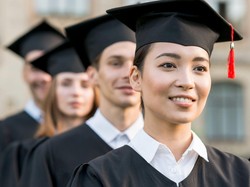 Apa Bedanya S1 dan D4? Begini Penjelasan Lengkap dengan Prospek Kerjanya