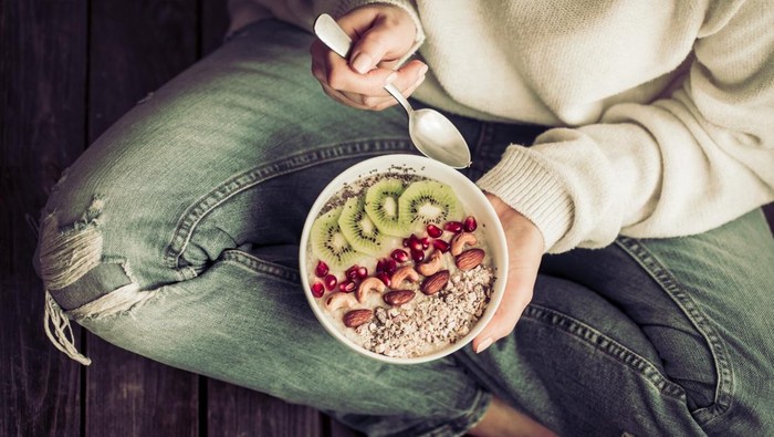7 Manfaat Rutin Sarapan Semangkuk Oatmeal di Pagi Hari