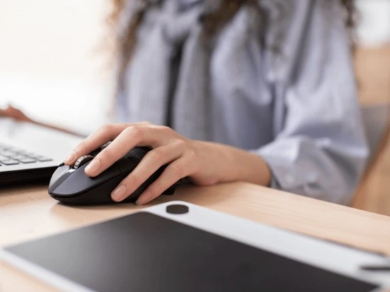 Mouse Wireless Logitech Ini Bikin Kerja Makin Fokus! Klik Tanpa Berisik