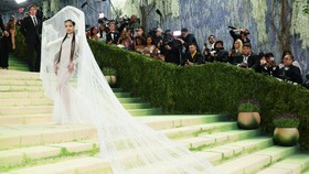 FOTO: Para Bintang dengan Busana Terbaik di Met Gala 2026
