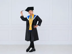 Cerita Pato, Wisudawan Fisika Undip yang Lulus pada Usia 18 Tahun