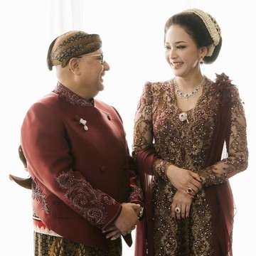 Deretan Gaya Maia Estianty di Pernikahan El Rumi, Elegan dan Selalu Curi Perhatian