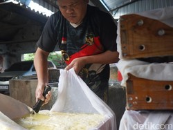 Video Mengintip Pembuatan Tahu Tradisional di Surabaya, Eksis Sejak 1952!