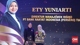 Direktur BRI Ety Yuniarti Raih Penghargaan di Leading Women Awards