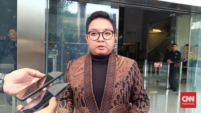 Plt Bupati Cilacap Ammy Amalia mengaku tidak tahu dugaan pemerasan Bupati Syamsul Auliya yang kini ditahan KPK.