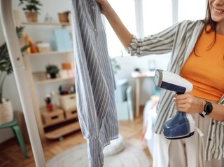 Rekomendasi Setrika Uap Philips, Solusi Praktis Bikin Pakaian Rapi Tanpa Ribet!