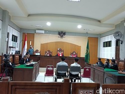 Eks Kepala UPTD Tramena dan Direktur PT Ombak Buena Gili Divonis 13 Bulan Bui