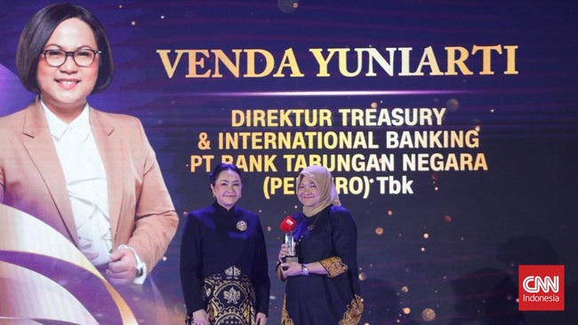 Direktur Treasury & International Banking BTN Venda Yuniarti menyabet penghargaan di ajang CNN Indonesia Leading Women Awards 2026 pada Selasa (5/5) malam.