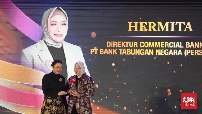 Direktur Commercial Banking BTN Hermita mendapat penghargaan di ajang CNN Indonesia Leading Women Awards 2026 pada Selasa (5/5) malam.