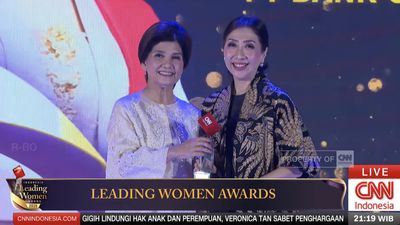 Direktur BCA Vera Eve Lim Raih Penghargaan di Leading Women Awards