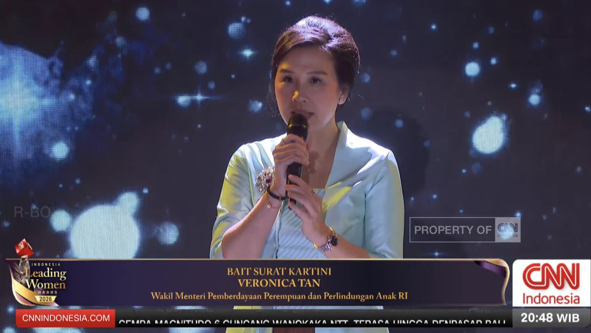 Veronica Tan Bacakan Puisi Kartini di Leading Women Awards 2026