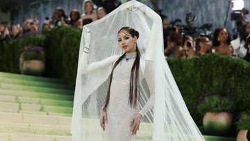 FOTO: Pesona Costume Art BLACKPINK hingga aespa di Met Gala 2026