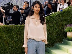 Dihujat, Chanel Buka Suara Setelah Viral Model India Pakai Jeans di MET Gala