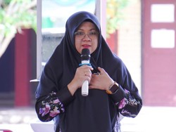 Warga Pelosok Siak Kesulitan Minyak, Bupati Afni Minta BPH Migas Kasih Solusi