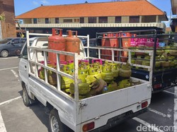 Pangkalan Resmi di Denpasar Oplos LPG Subsidi, Polisi Sita Puluhan Tabung Gas