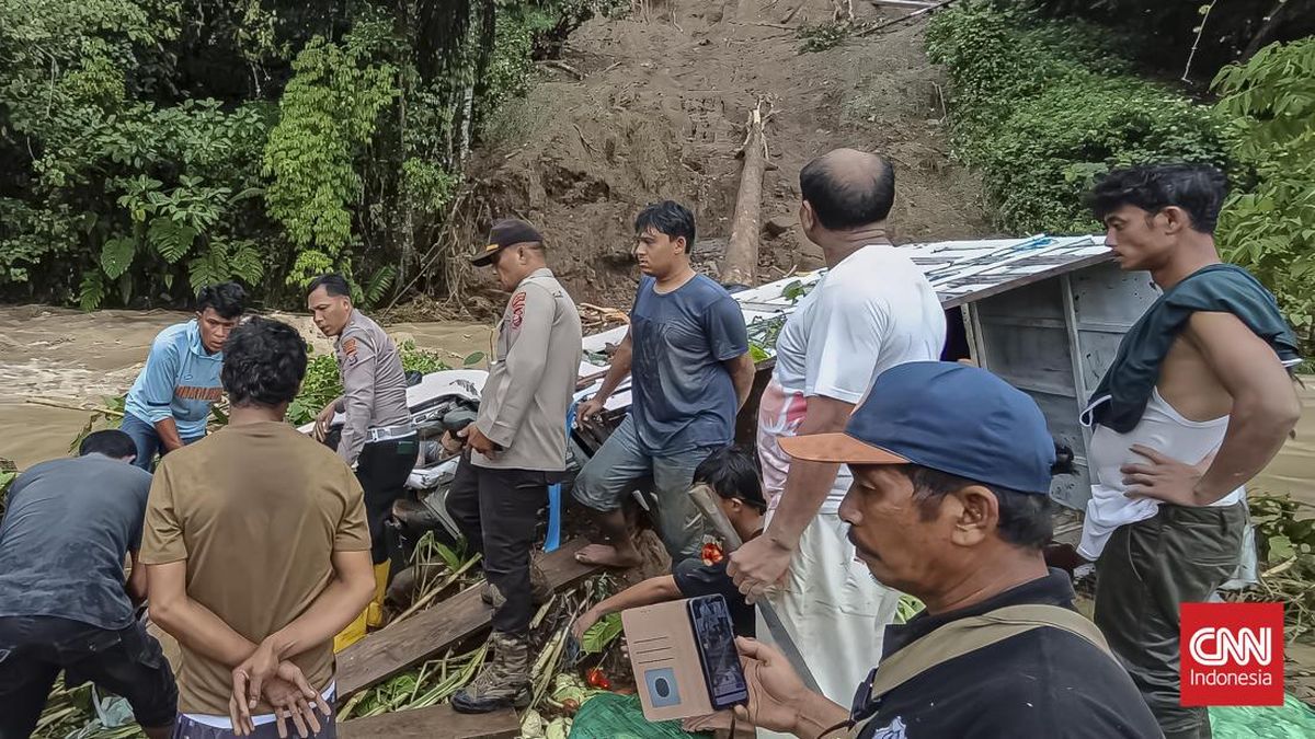 Longsor di Jalinsum Taput, 3 Orang Tewas Usai Mobil Terjun ke Sungai