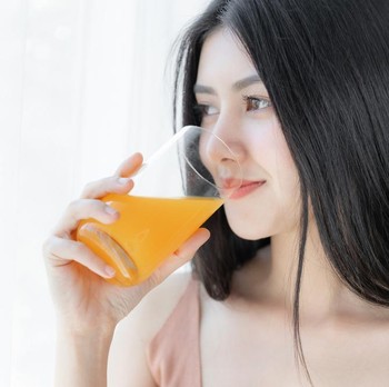 Bolehkah Minum Air Kunyit saat Perut Kosong?