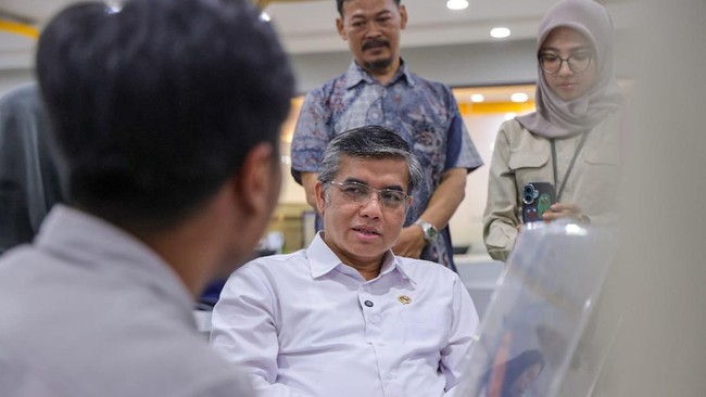 Pemerintah Gratiskan Sertifikasi Kompetensi bagi Lulusan Magang Nasional