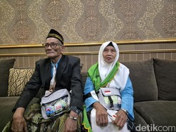 Tukang Bubur Sidoarjo Akhirnya Haji Usai 16 Tahun Nabung dalam Kresek