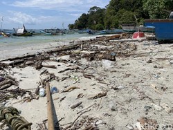 Surga yang Memudar di Pasir Putih Pangandaran