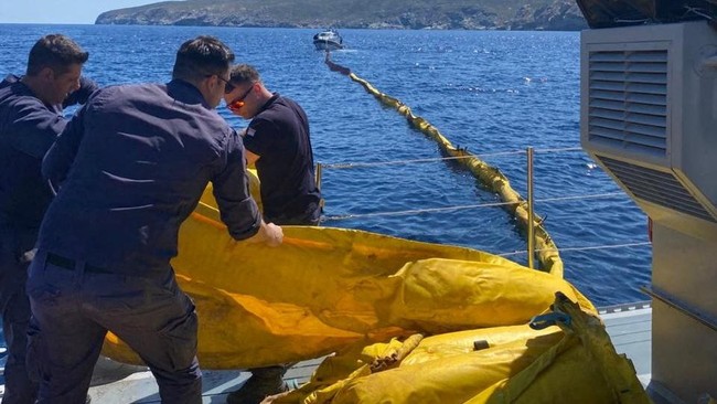 Kapal Kargo Tenggelam Usai Tabrak Karang, 9 Awak Berhasil Dievakuasi