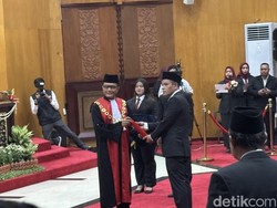 Syaifuddin Zuhri Resmi Dilantik Jadi Ketua DPRD Surabaya