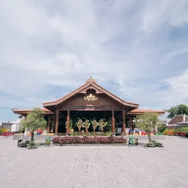 Tak Sewa Gedung, 7 Potret Pendopo Tulungo Milik Soimah Tempat Resepsi Aksa Anak Sulung