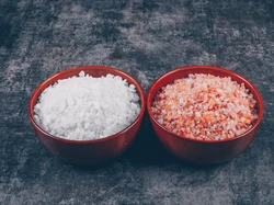 Pink Salt Lagi Tren, Benarkah Lebih Sehat dari Garam Putih? Ini Faktanya!