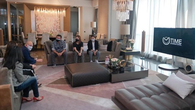 Pengusaha Tajir, 8 Potret Ruang Kerja Irwan Mussry bak Kamar President Suite di Hotel
