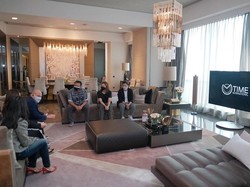 Pengusaha Tajir, 8 Potret Ruang Kerja Irwan Mussry bak Kamar President Suite di Hotel