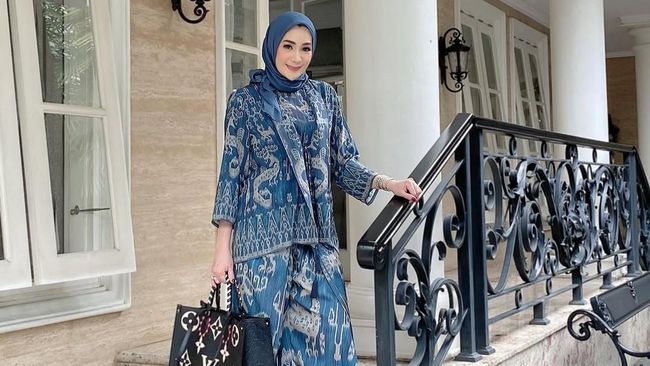 Intip 10 Potret Rumah Glamor Erin, Mulai dari Perabotan-Gorden Nuansa Perak dan Emas