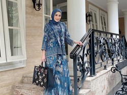 Intip 10 Potret Rumah Glamor Erin, Mulai dari Perabotan-Gorden Nuansa Perak & Emas