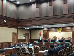 Sultan Kemnaker Nangis Saat Sidang Kasus Korupsi, Ngaku Nyesel Ikut Pimpinan