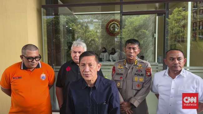Direktur Utama PT LIB Ferry Paulus mengatakan laga Persija Jakarta melawan Persib Bandung pada Minggu (10/5) besok akan digelar di Stadion Segiri, Samarinda.