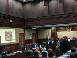 Sultan Kemnaker Serahkan Surat 4 Ducati dan Nissan GT-R, Ada yang Tanpa BPKB