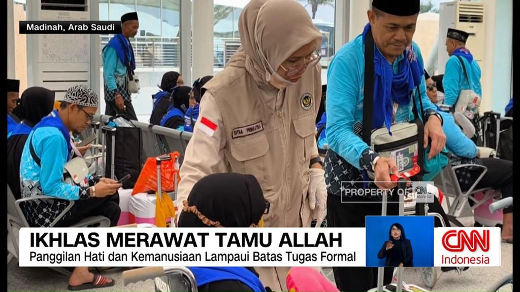 VIDEO: Ketulusan Petugas Haji Merawat Jemaah Lansia di Tanah Suci