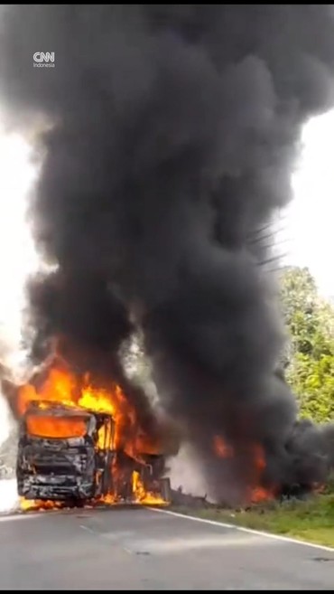 Kecelakaan Maut Bus ALS vs Truk Tangki hingga Terbakar, 16 Tewas