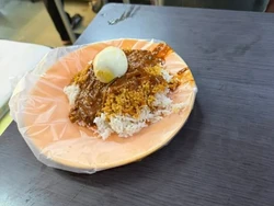 Hanya Minta Lauk Ikan, Kisah Tunawisma Ini Bikin Pemilik Kedai Terharu