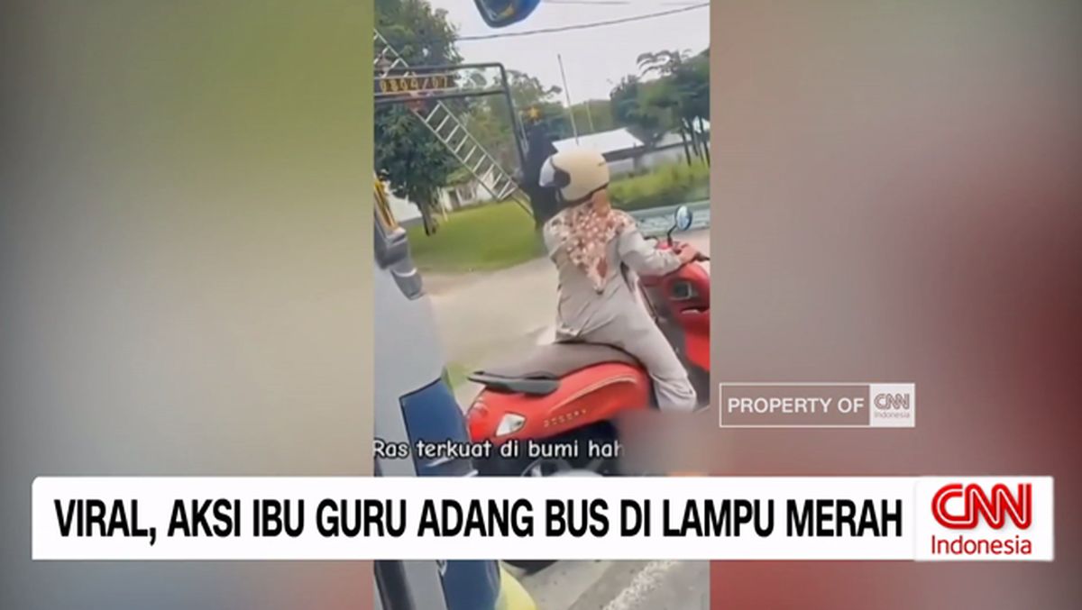 VIDEO: Ibu Guru Adang Bus di Lampu Merah Jadi Duta Lalulintas