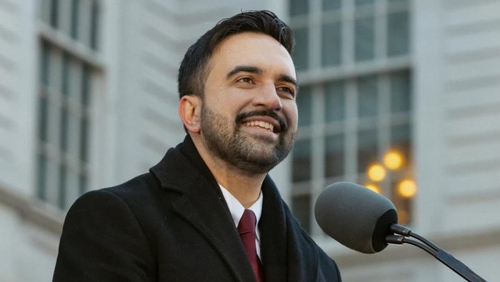 Wali Kota New York Zohran Mamdani absen dari Met Gala. Ia fokus pada misinya untuk membuat New York menjadi lebih terjangkau.