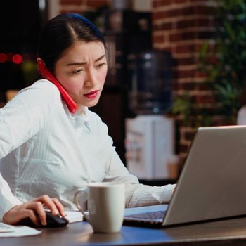 7 Ciri Kepribadian Orang yang Workaholic, Hobi Jadikan Pekerjaan sebagai Pelarian!