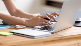 Rekomendasi 7 Laptop Kuliah Favorit Mahasiswa yang Praktis di 2026