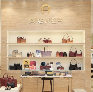 AIGNER Kenalkan Koleksi Teranyar Bersama Bobbi Brown dan Bank Syariah Indonesia
