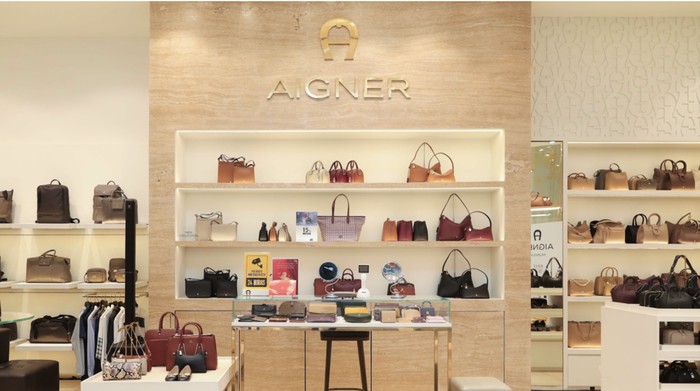 AIGNER Kenalkan Koleksi Teranyar Bersama Bobbi Brown dan Bank Syariah Indonesia
